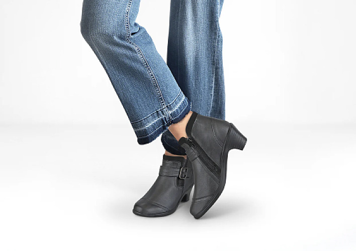 Why Orthopedic Winter Boots Make the Ideal Gift for Women on the Move