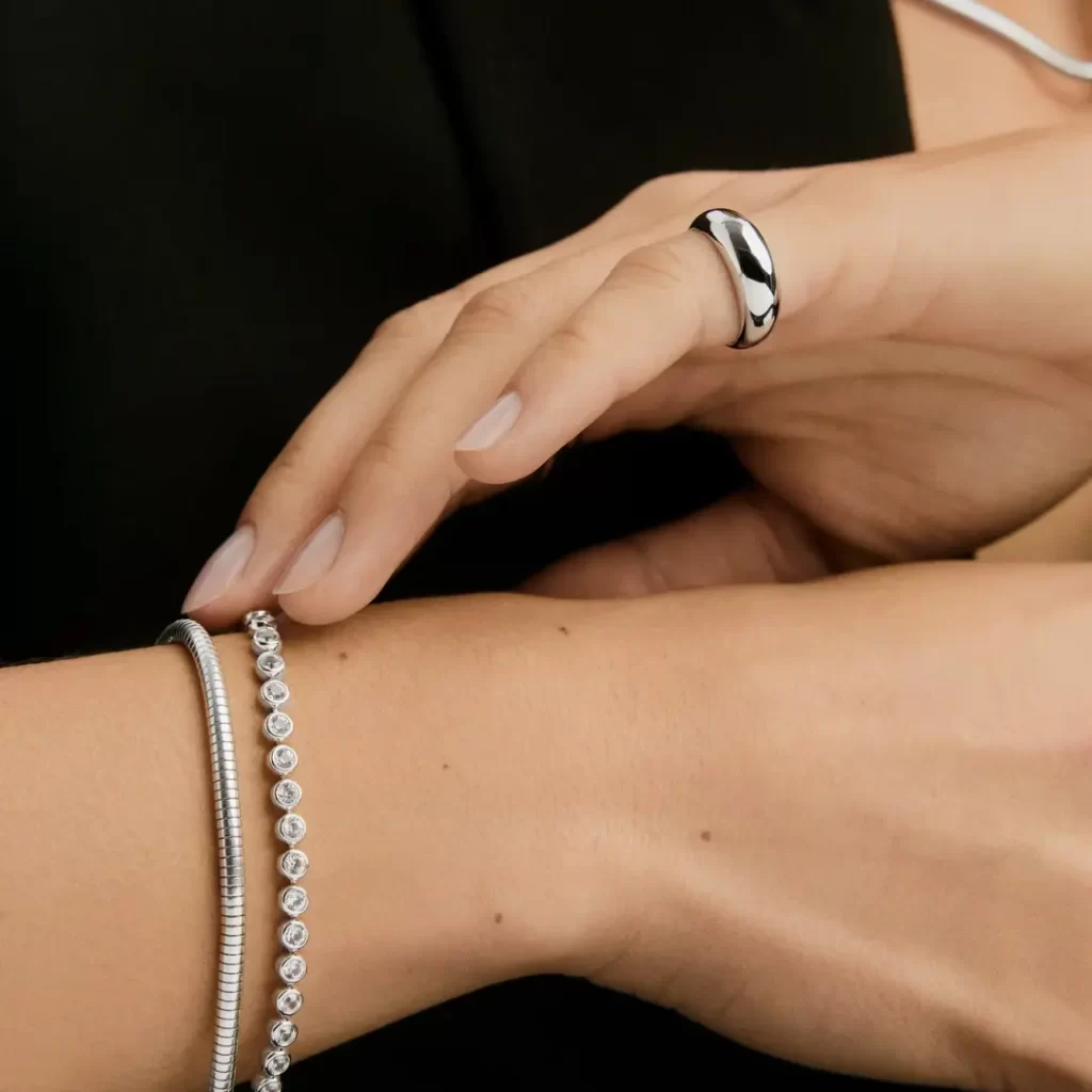 auratevsmejuri 4 1024x1024