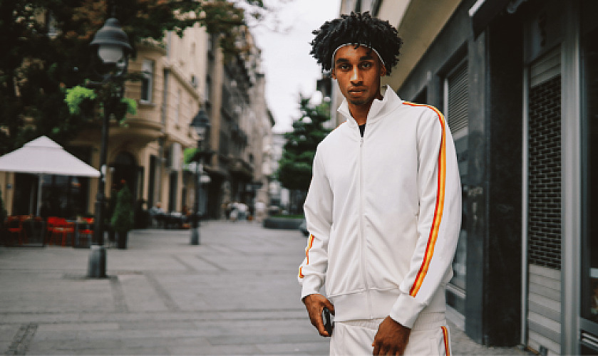 Your Guide to Street Style Fashion: Effortlessly Chic & On-Trend