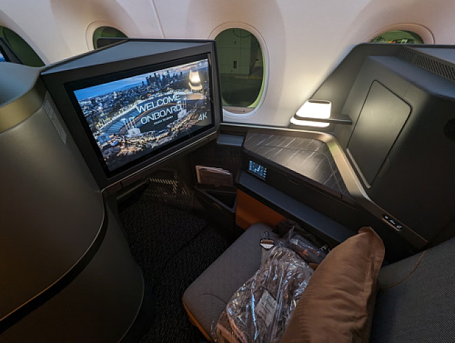 Flight Upgrade Secrets: How I Got Business Class for 40% Less